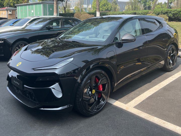 Lotus Eletre